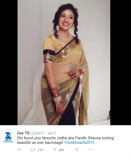 Paridhi di belakang layar Gold Awards, cantik berkilauan. @twitter/zeetv