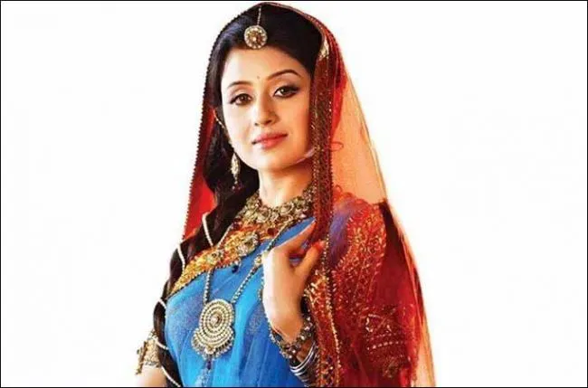 Paridhi akui kangen berat dengan sang suami, hingga ia putuskan untuk beli rumah baru @tellychakkar.com