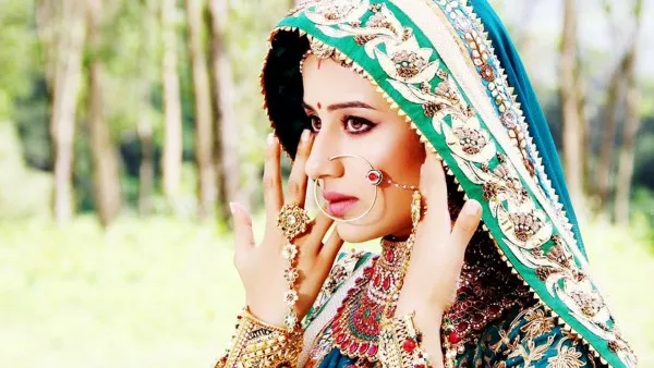 Paridhi Sharma dapatkan peran Jodha setelah kalahkan 7000 orang. @wallpaperseries.com