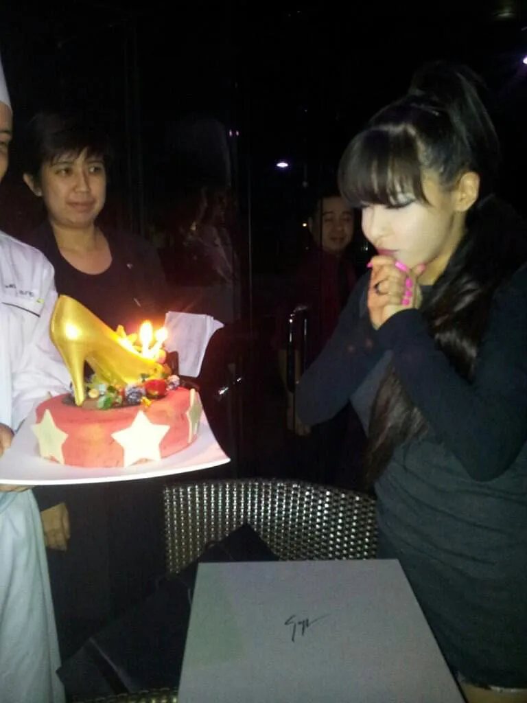 Selamat ulang tahun Bom 2NE1! ©soompi.com