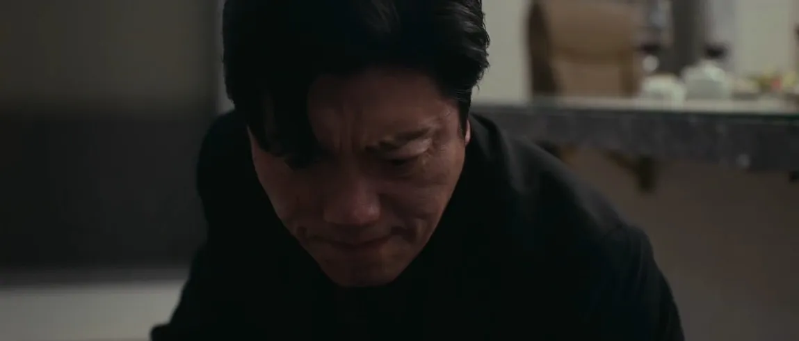 Park Hee Soon sebagai Kang Si Jin di THE JUDGE RETURNS (credit: Disney+)