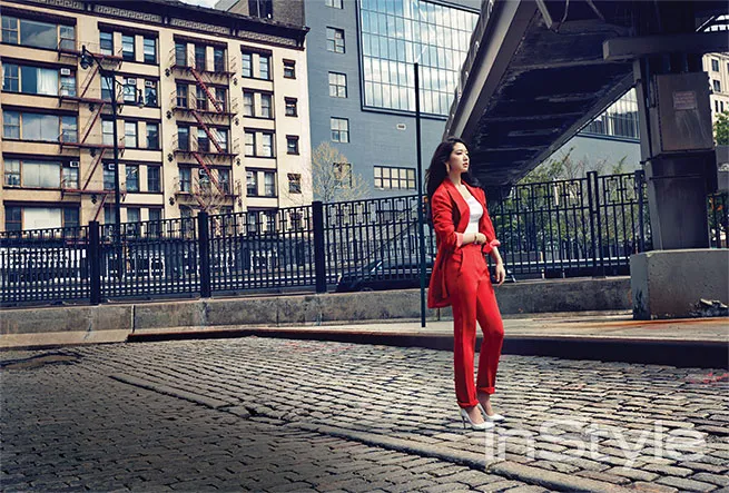 Park Shin Hye buru-buru kembali ke Korea setelah fanmeet di Hong Kong karena kakek meninggal. ©Instyle