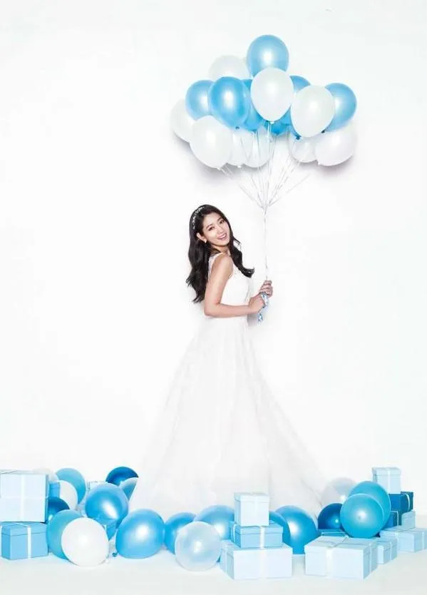 Cantiknya Park Shin Hye dalam balutan gaun pengantin © Lotte Duty Free