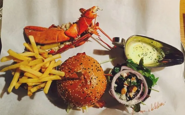 Park Shin Hye saat memamerkan menu makannya yang cukup banyak. ©Instagram/Park Shin Hye
