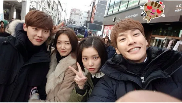 Lee Jong Suk, Park Shin Hye, Lee Yoo Bi, dan Kim Young Kwang saat bermain bersama dalam Pinocchio. ©Instagram/jongsuk0206