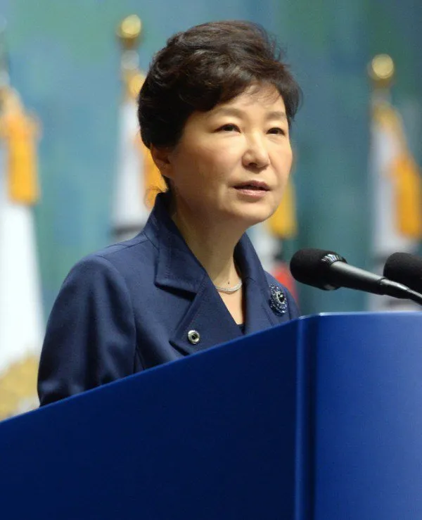 Presiden Park bangga dengan Descendants of the Sun © Herald Corp