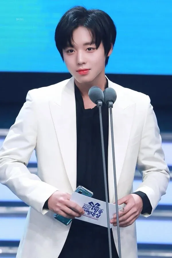 Penampilan Park Jihoon