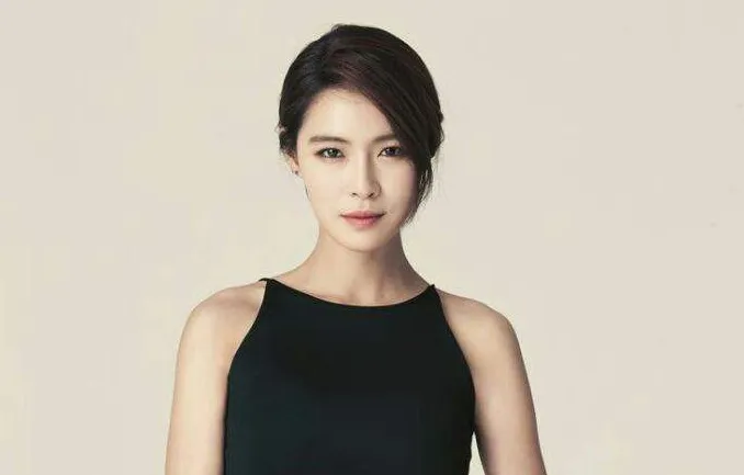 Park Kahi akan menikah di Hawai. © soompi.com