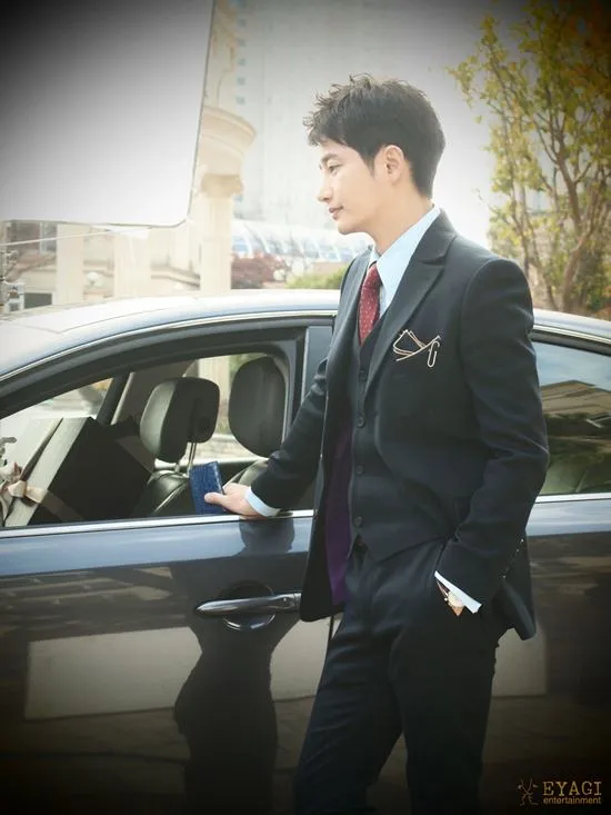 Park Shi Hoo dalam drama Alice in Cheongdamdong