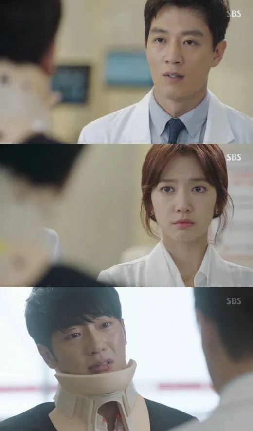 Episode 15 Doctors, Yoo Hye Jung dan Hong Ji Hong tak bisa menyelamatkan pasien. ©hancinema.net