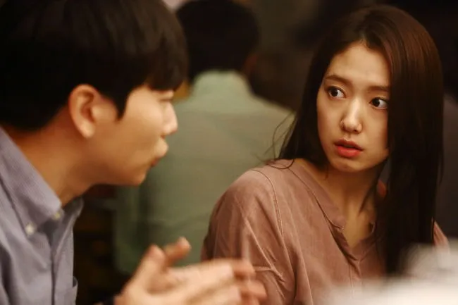Teaser foto BEAUTY INSIDE yang dibintangi oleh Park Shin Hye. @kpopherald.com