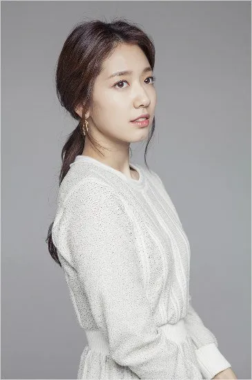 Park Shin Hye saat curhat mengenai kisah cintanya yang cukup mengharukan. @hancinema.net