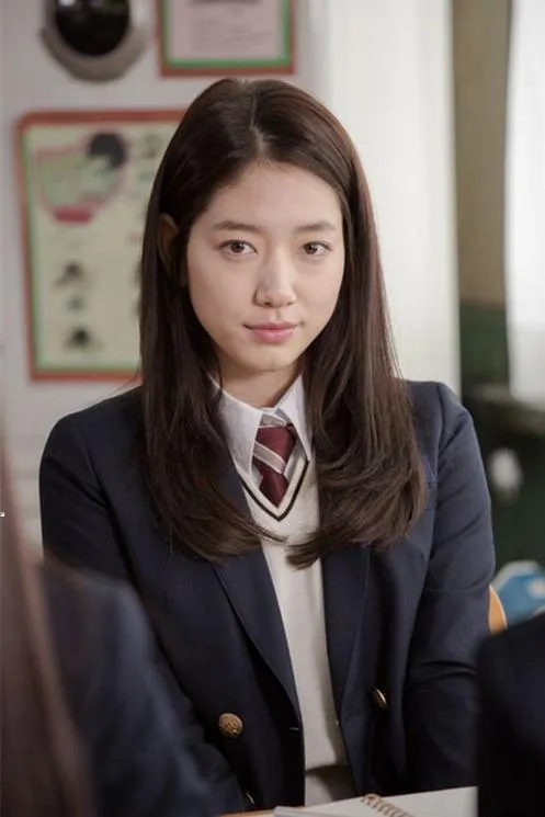 Kerja keras Park Shin Hye patut diacungi jempol © SBS