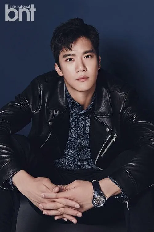 Ha Seok Jin salah satu aktor Korea yang ingin main bareng Park Shin Hye. © BNT International