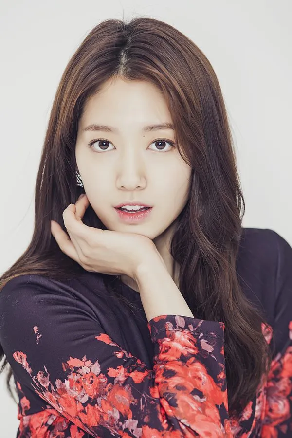 Nggak disangka, ternyata Park Shin Hye merasa para teman prianya tak tertarik padanya. Shinhye.org®