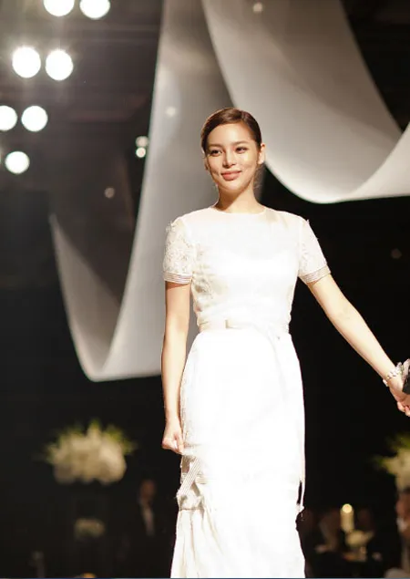 Park Si Yeon saat menikah © MWave