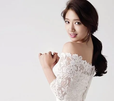 Park Shin Hye merupakan seleb yang pekerja keras di karir maupun pada keluarga. © Lotte