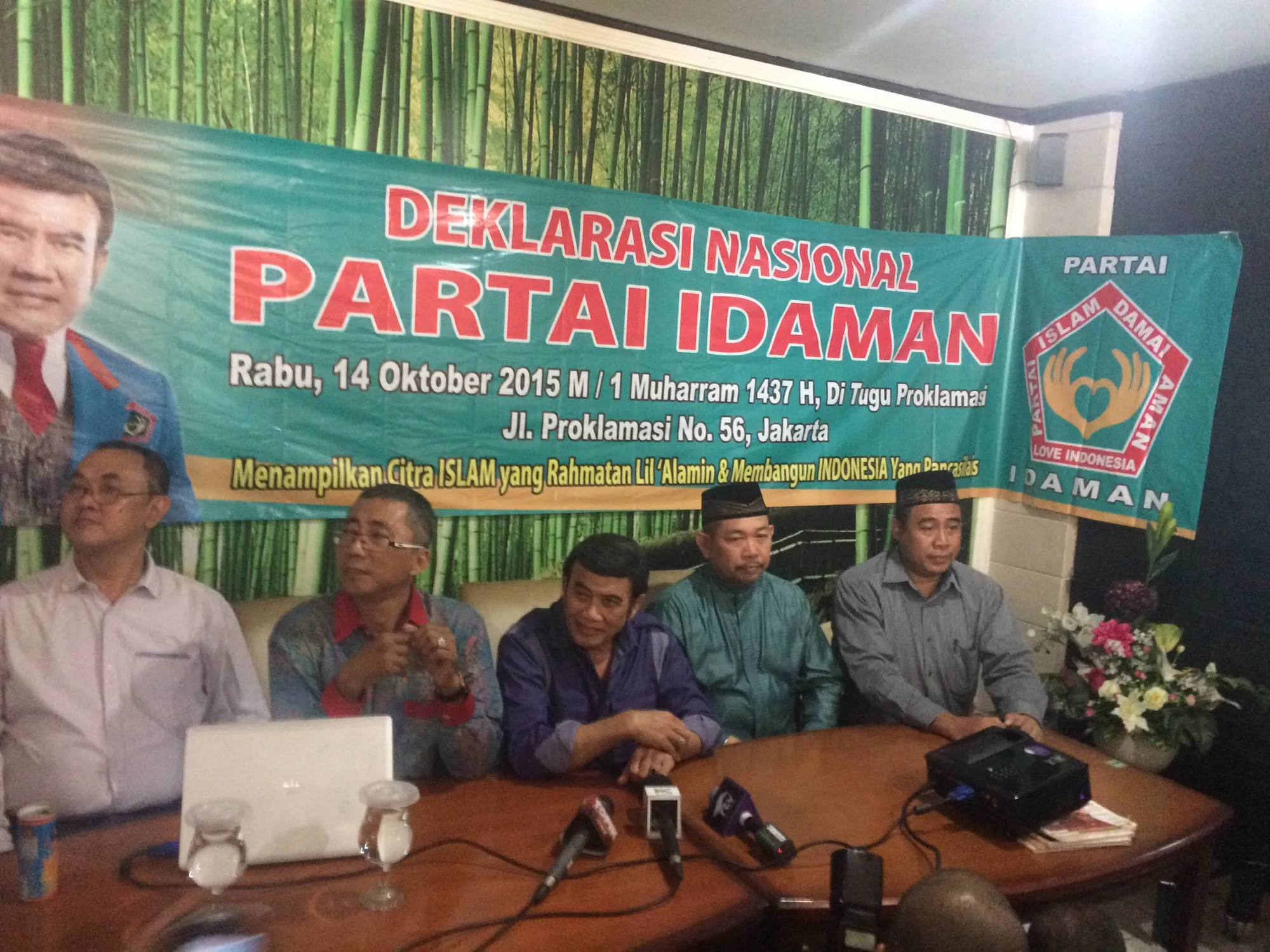 Rhoma Irama di kantor Partai Idaman © KapanLagi.com®/Fikri Alfi Rosyadi