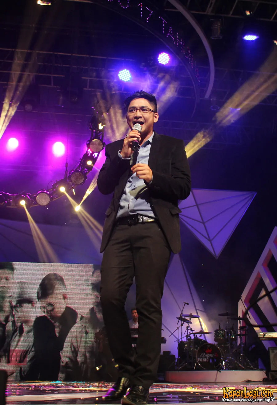 Pasha Ungu unjuk suara di pernikahan Makki.