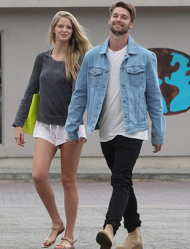 Patrick dan Abby begitu mesra © Dailymail.co.uk