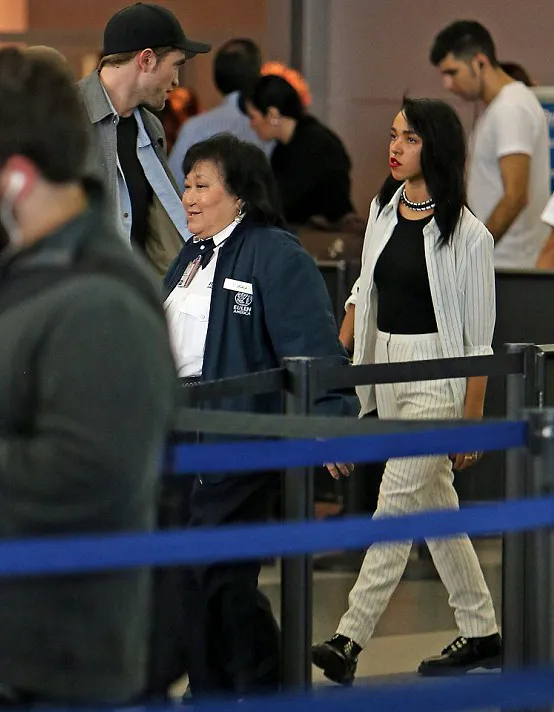 Twigs dengan gaya 'normal'nya ©splashnews.com