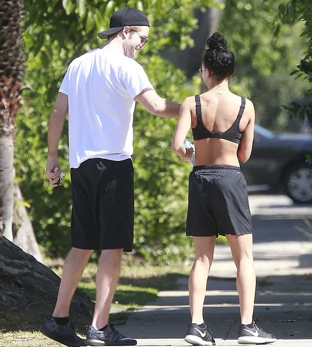 Pattinson dan Twigs sepulang nge-gym ©fameflynet.com