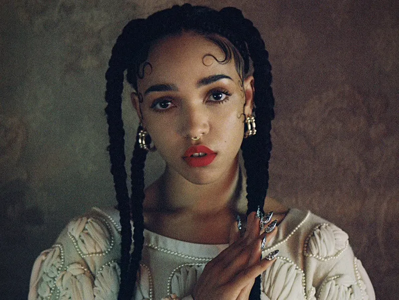 FKA Twigs, pacar baru Robert Pattinson @ istimewa