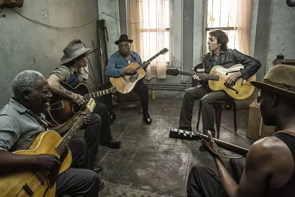 Paul McCartney dan Johnny Depp ngejam bareng dalam Early Days ©rollingstone