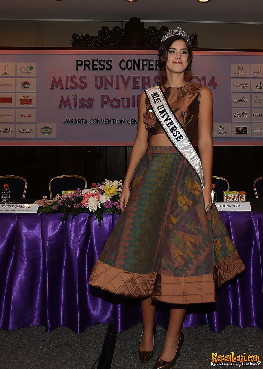 Paulina Vega menyukai nasi kuning dan tempe. ©KapanLagi.com®/Busan