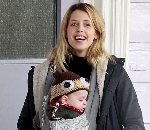 Peaches Geldof dan anaknya @ eonline.com