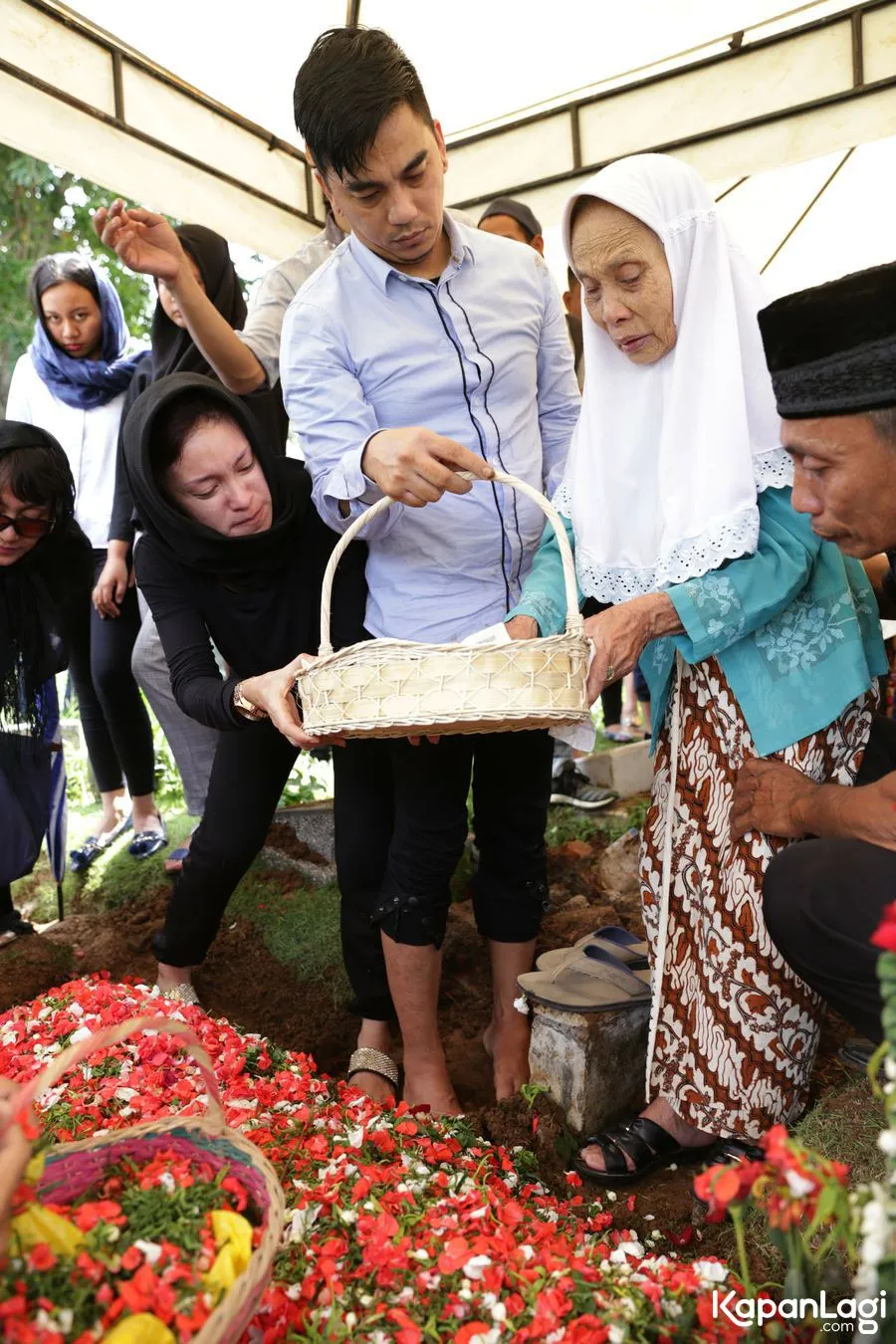 Enda sekarang khawatir dengan mamanya © KapanLagi.com®/Agus Apriyanto