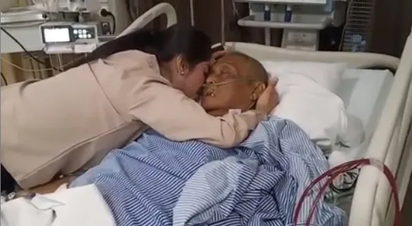 Dewi Perrsik dan mendiang ayahnya credit: instagram.com/dewipersikreal