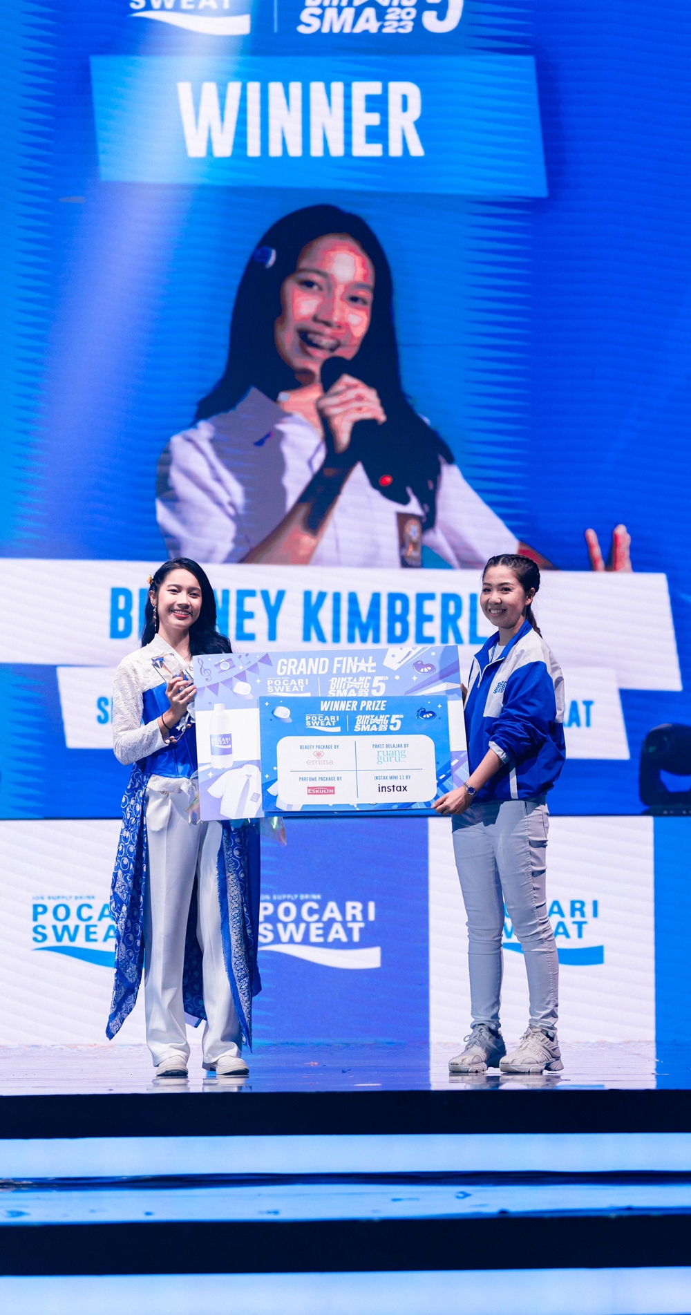 (c) POCARI SWEAT