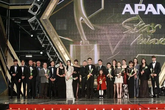 Para pemenang 2015 APAN Star Awards. © hancinema.net