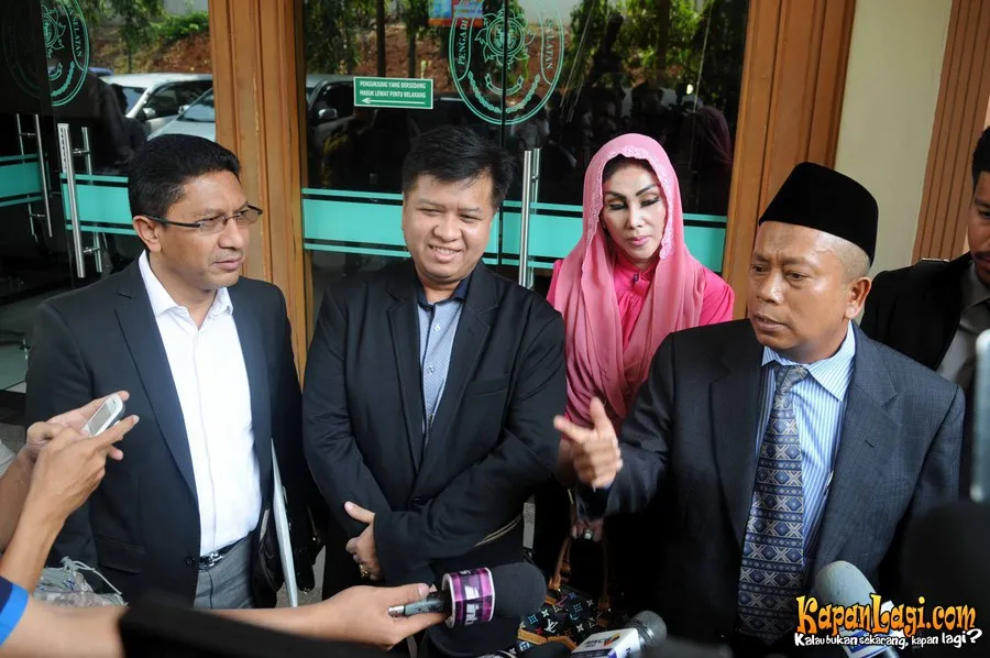 Kuasa hukum Nia dan Farhat hadiri sidang harta gono-gini/©KapanLagi.com®Bayu Herdianto