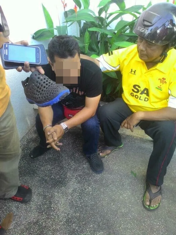 Pria yang kepergok mengintip celana dalam wanita di Malaysia ternyata adalah orang Indonesia © twitter.com/akmalhizzat