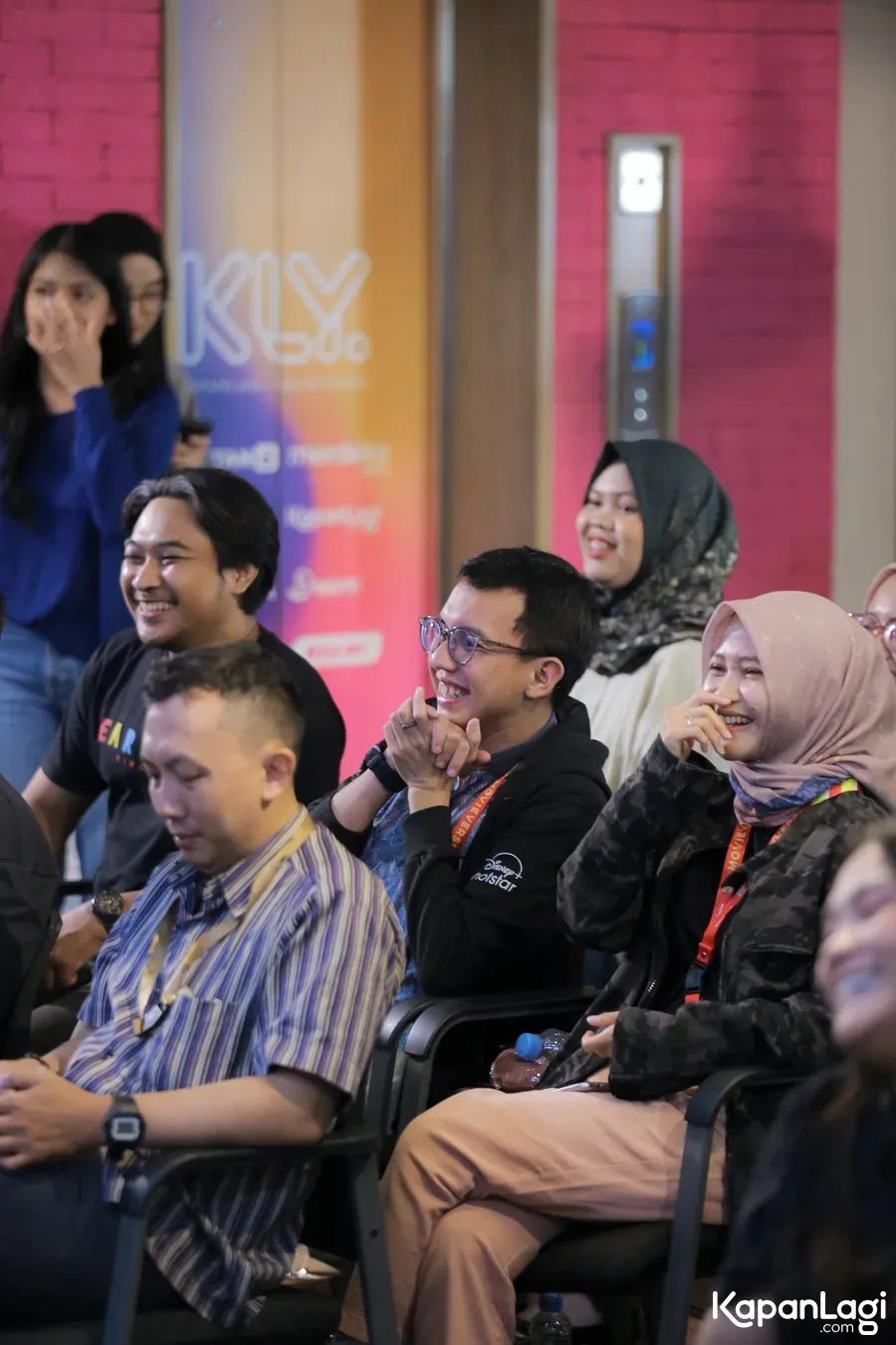 Rigen's answer was met with laughter from the audience, who are also film enthusiasts, Movieverse. (cr: KapanLagicom/Daniel Kampua)