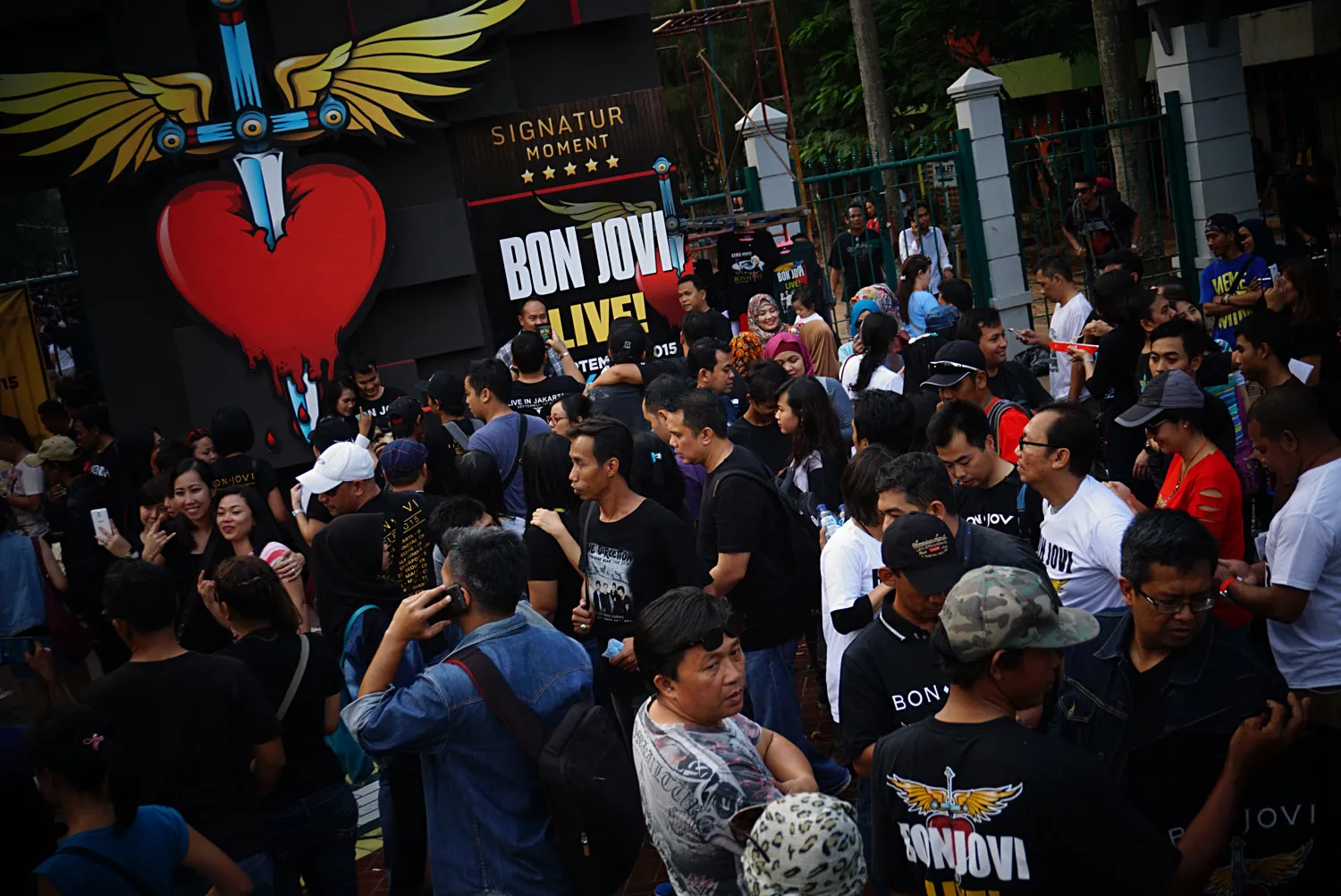 Suasana penonton di konser Bon Jovi © KapanLagi.com®/Agus Apriyanto