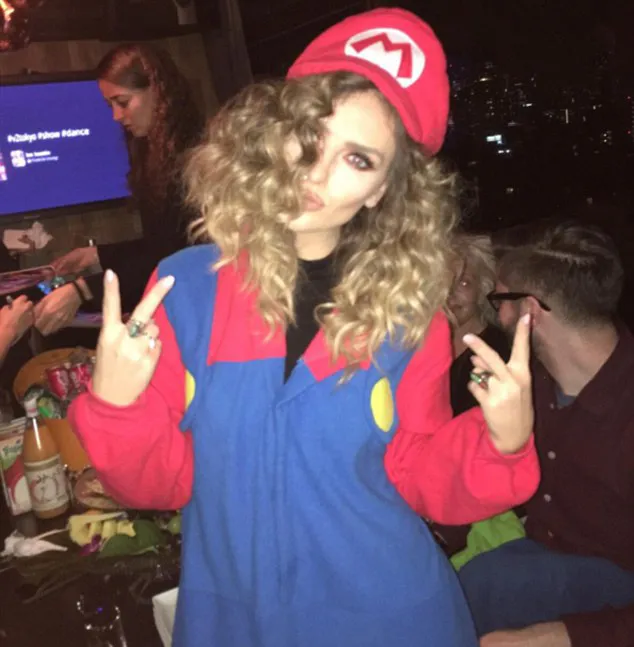 Perrie menikmati pesta seru di Jepang © instagram.com/perieeele