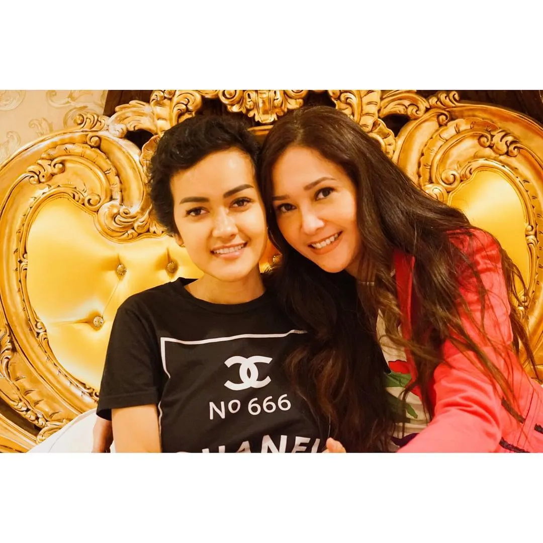 Manis, Maia Estianty posting momen yang memperlihatkan persahabatan indah antara dirinya dan Jupe © instagram.com/maiaestiantyreal