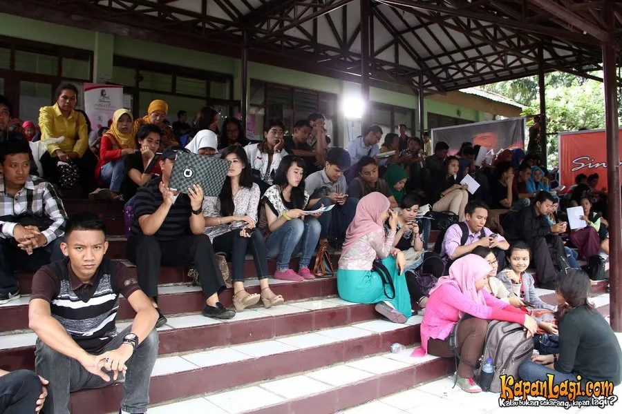 Antrian Peserta Casting