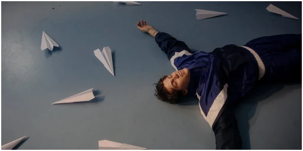 Peter Elias - Paper Plane (Terjemahan)