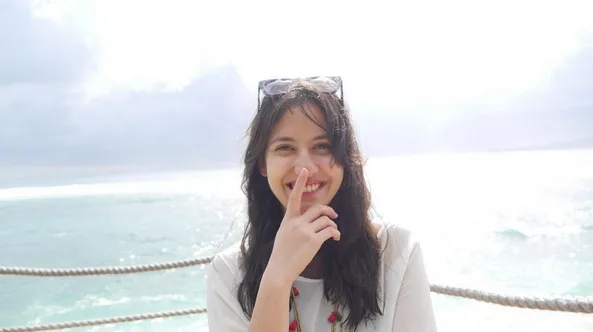 Senyuman menawan Pevita Pearce saat pamer muka tanpa make-up. So refreshing! /©instagram.com/pevpearce