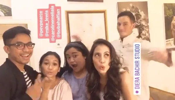 Fotonya buat apa ya? ©instagram/dierabachir