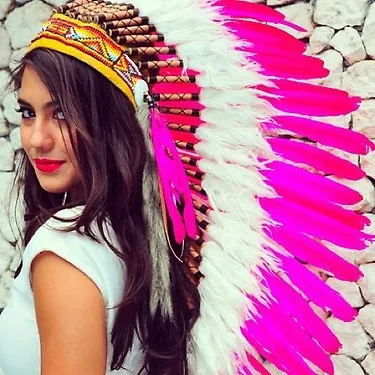 Pevita Pearce dengan kostum Indian @ Tumblr/Pevita Pearce