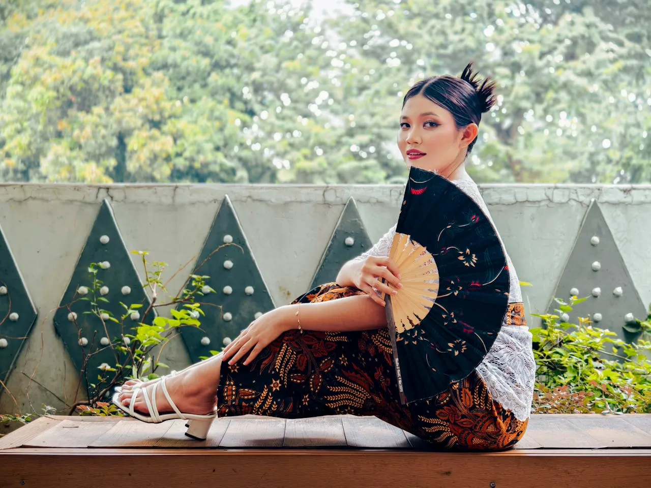 Ilustrasi rok batik. (c) Ari Mustofa/Depositphotos