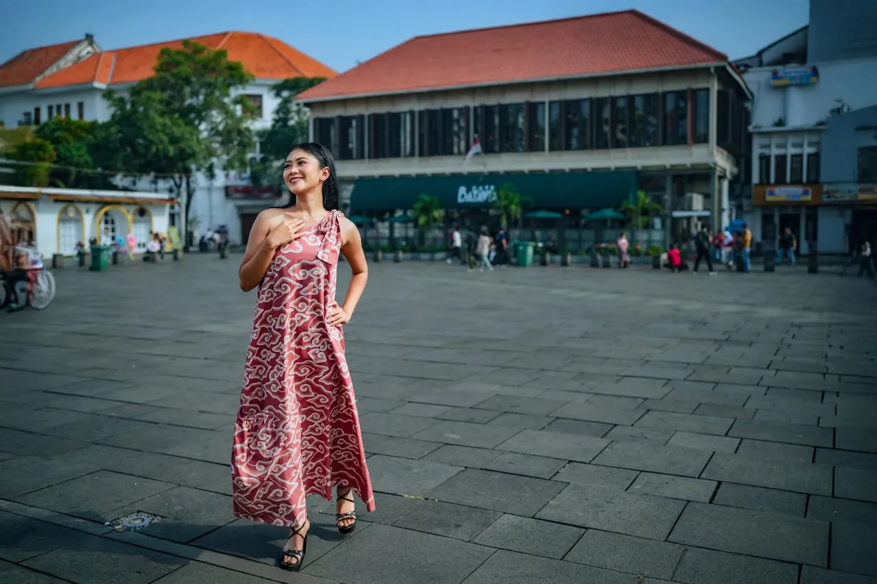 Ilustrasi batik kekinian. Foto: Sandi Yudha/Pexels