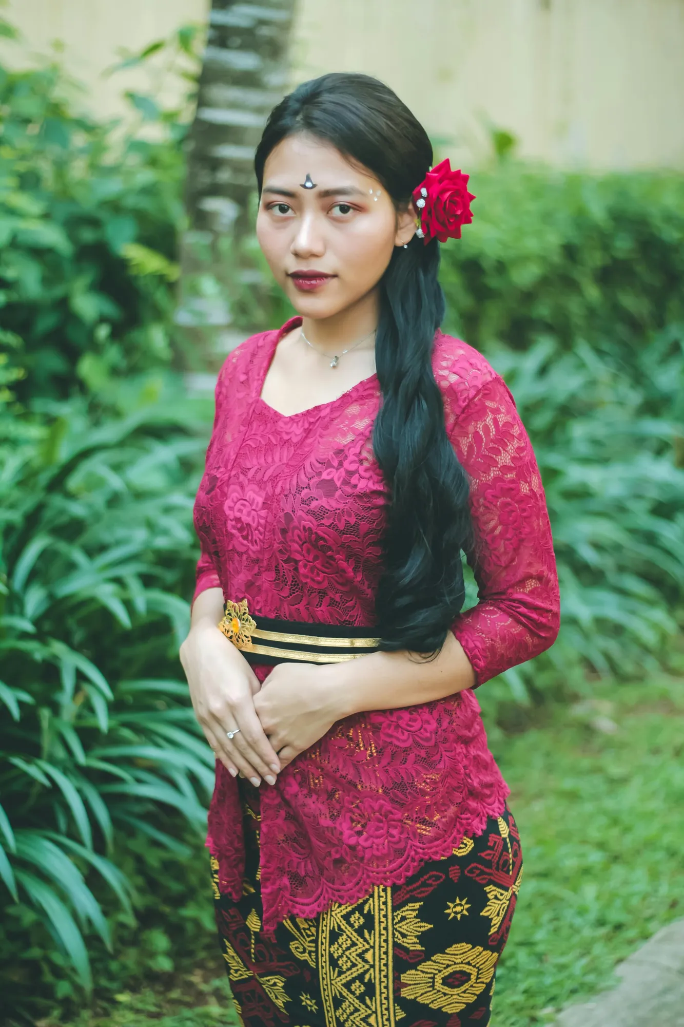 Tren Warna Kebaya 2025 untuk Tampil Memesona, Padukan Gaya Tradisional dan Modern. (pexels.com/Alba Leader)