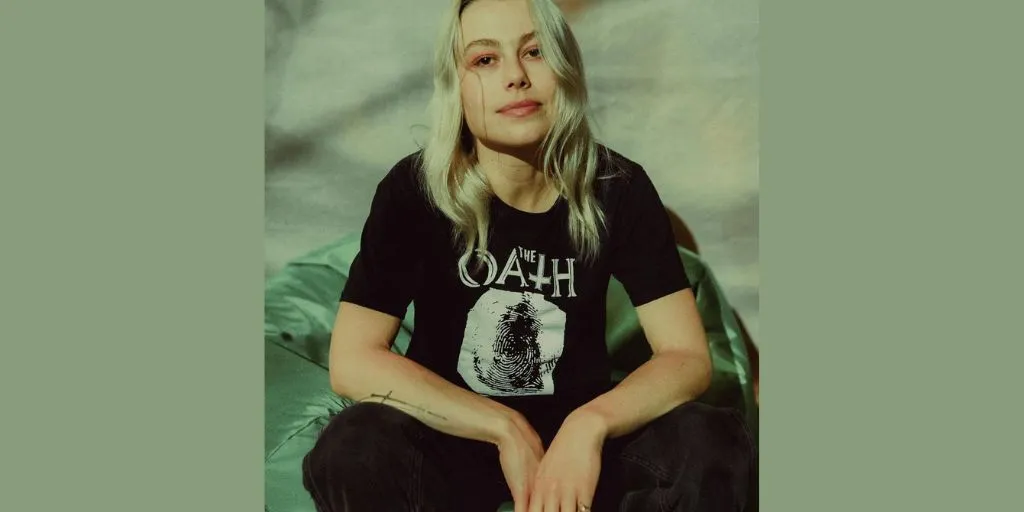 Phoebe Bridgers - Smoke Signals