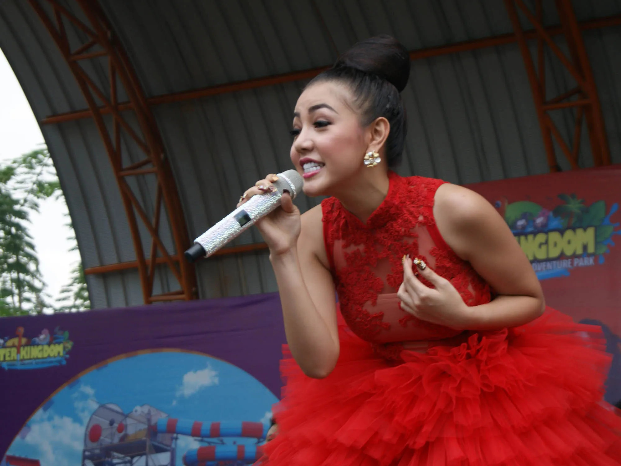 Hanya bertajuk mini konser, Bella Shofie tetap semangat ©Hendra Gunawan/KapanLagi.com®